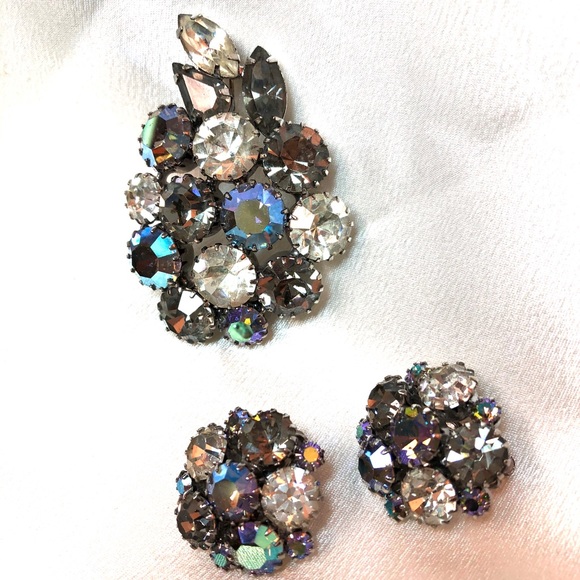 Jewelry - Vintage AB rhinestone brooch and earrings